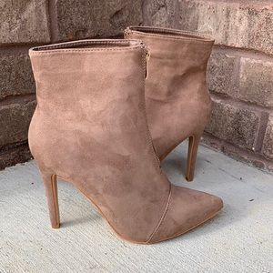 NEW Suede Bootie Sz 8